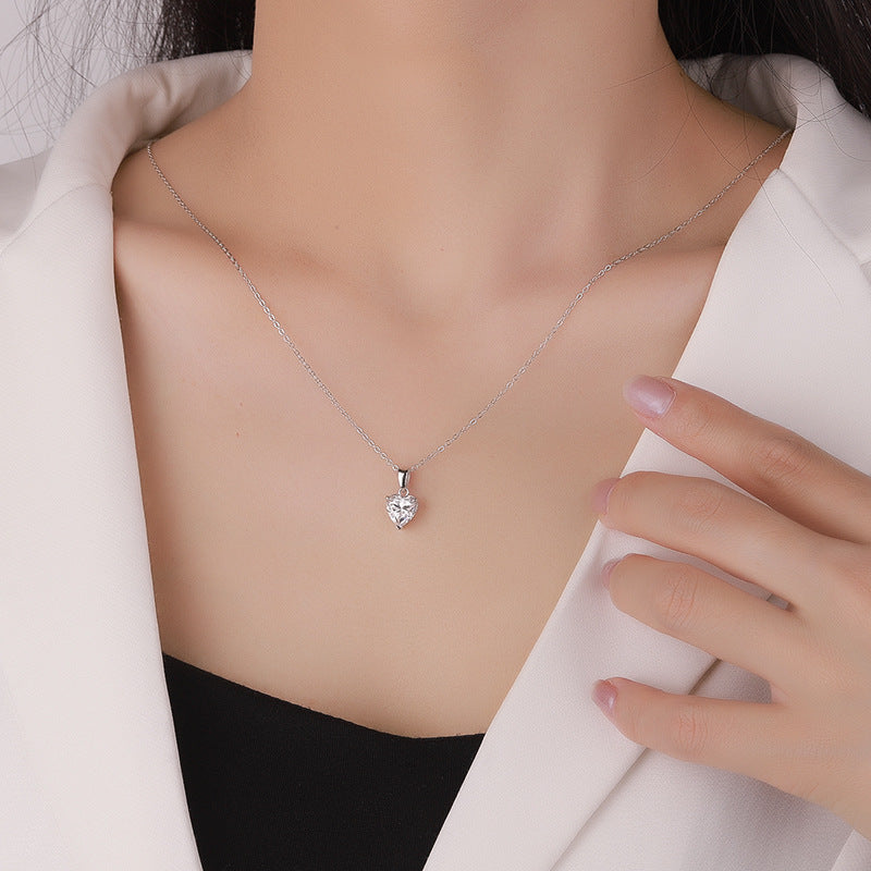 Cross-border hot selling S925Sterling Silver Moissanite Pendant Heart Necklace for Women European and American Simple Collarbone Chain Factory Wholesale