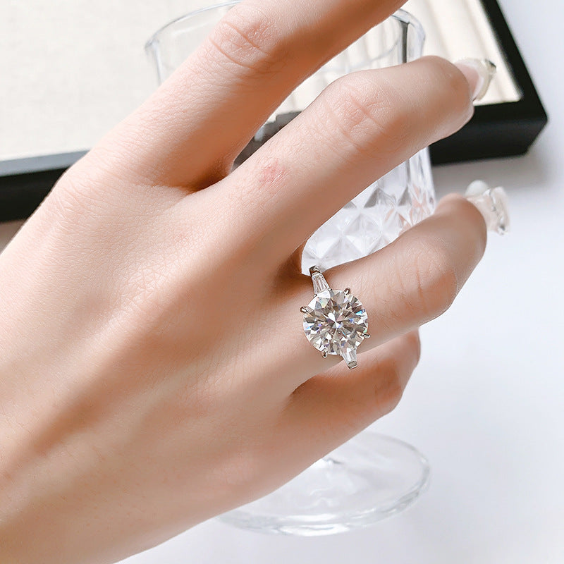 Cross-Border S925Pure Silver Pigeon Egg Four-Claw5Clamoissanite Ring Fashion High-end Women's Ring Factory Wholesale