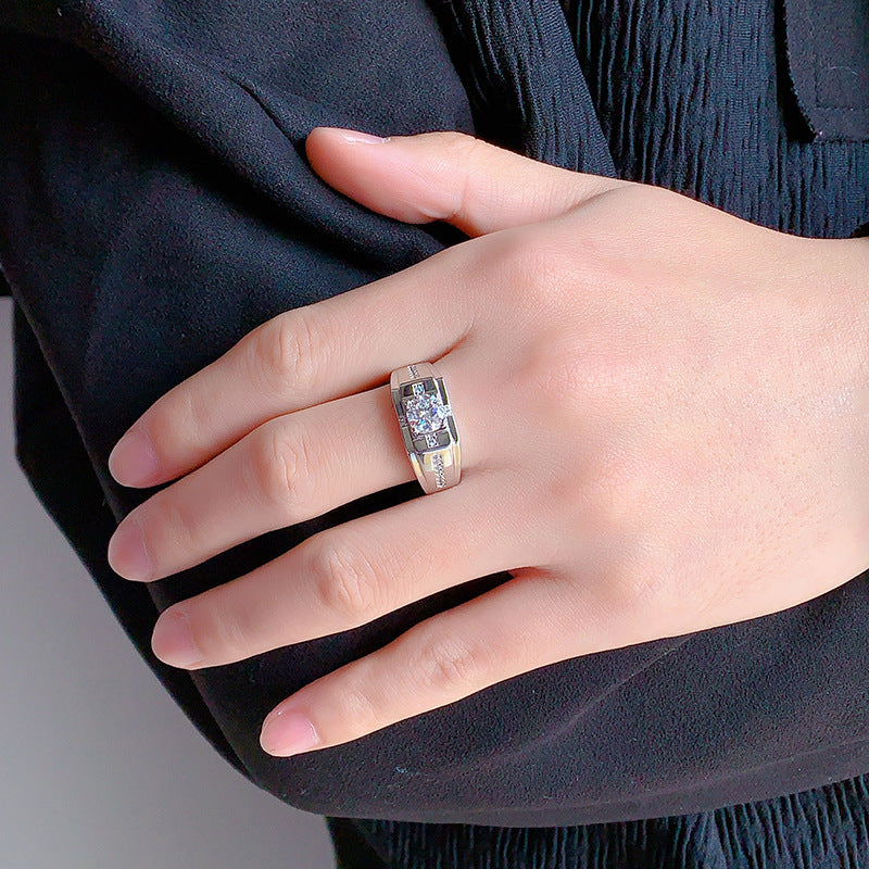 S925Sterling Silver Moissanite Ring Platinum Plated Knight Men's Ring One Carat Simple Elegant Men's Wedding Ring Factory Wholesale
