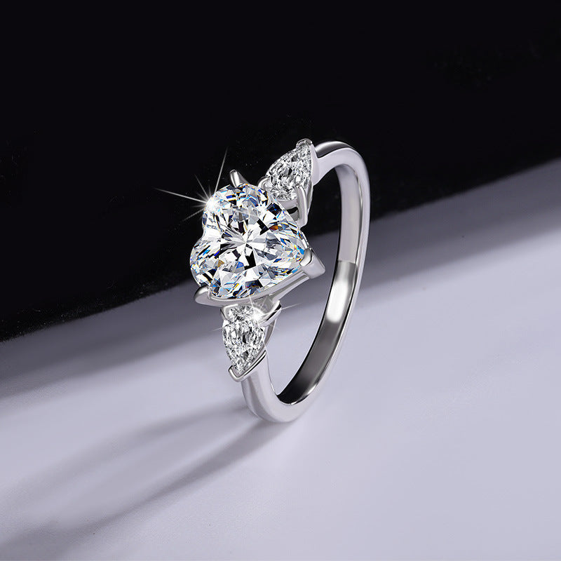 Exclusive for cross-border925Sterling Silver Plated pt950Platinum Inlaid Heart-shaped Moissanite Diamond Ring Proposal Interstitial Ring Wholesale