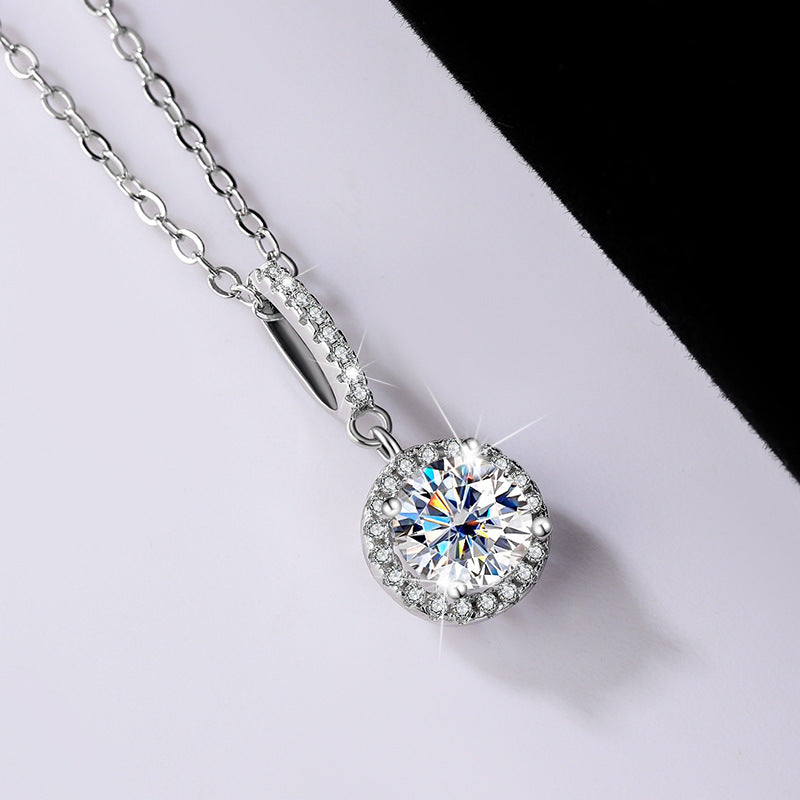s925Sterling Silver Platinum Plated Round Snowflake Pendant Moissanite Necklace for Women Classic Fashion Collarbone Chain Wholesale