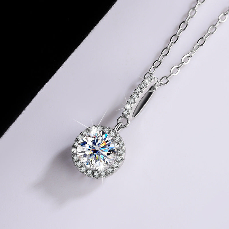 s925Sterling Silver Platinum Plated Round Snowflake Pendant Moissanite Necklace for Women Classic Fashion Collarbone Chain Wholesale