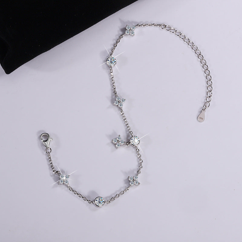 Cross-border hot selling S925Silver Platinum Plated Moissanite Four-Leaf Clover Bracelet Gift High-End Exquisite Light Luxury Style Wholesale