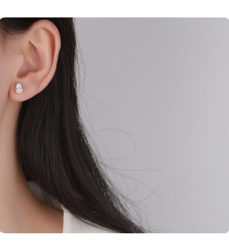 Cross-border hot selling925Pure Silver Earrings for Women Simple Elegant Ear Jewelry1Carat Irregular Water Drop Pear Shape Moissanite Earrings
