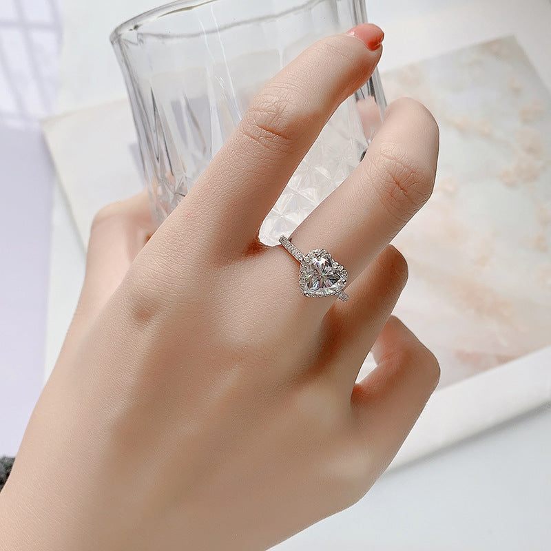 Cross-border hot selling S925Sterling Silver Irregular Moissanite Heart Ring for Women Moissanite Diamond Heart-shaped Ring Wholesale from Factory