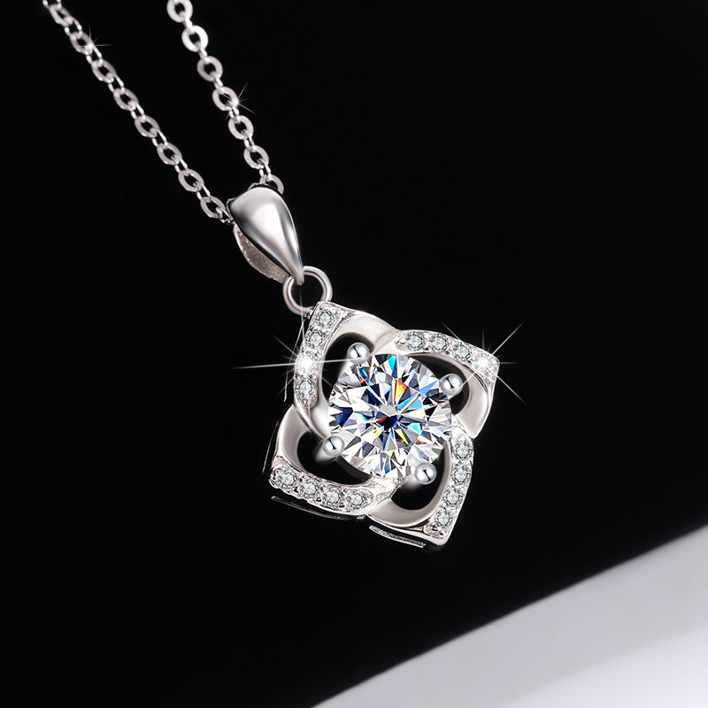 s925Sterling Silver Four-Leaf Clover Necklace Silver Pendant Moissanite Necklace for Women Classic Fashion Collarbone Chain In Stock Wholesale