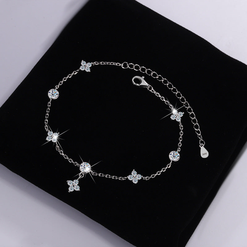Cross-border hot selling S925Silver Platinum Plated Moissanite Four-Leaf Clover Bracelet Gift High-End Exquisite Light Luxury Style Wholesale