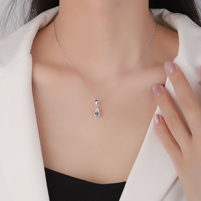 Cross-border hot selling S925Pure Silver Moissanite Pendant Water Drop Necklace for Women Simple Irregular Collarbone Chain Factory Wholesale