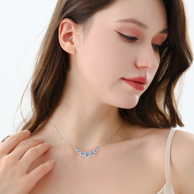 S925Pure Silver Smiling Seven Princess Moissanite Necklace High-end Versatile Collarbone Chain Moissanite Pendant Wholesale
