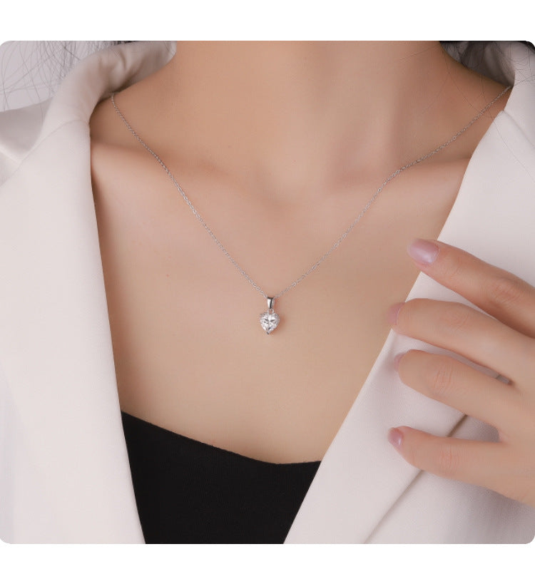 Cross-border hot selling S925Sterling Silver Moissanite Pendant Heart Necklace for Women European and American Simple Collarbone Chain Factory Wholesale