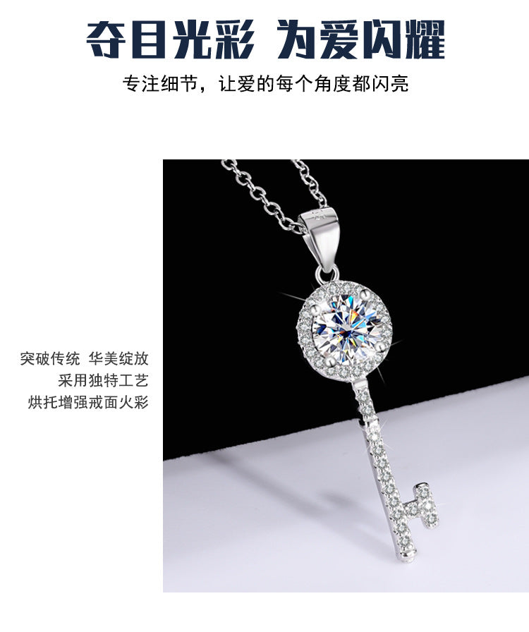 s925Sterling Silver Four-Leaf Clover Necklace Silver Pendant Moissanite Necklace for Women Classic Fashion Collarbone Chain In Stock Wholesale