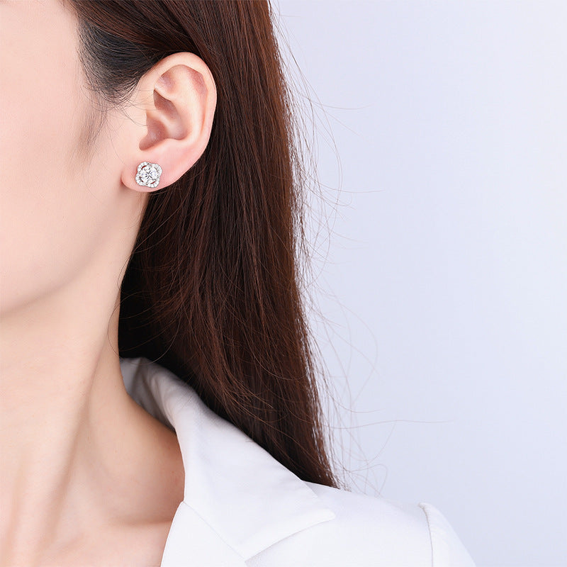 S925Pure Silver Moissanite Four-Leaf Clover Original High-End Earrings Cluster Full Diamond Elegant Simple Women's Earrings Wholesale