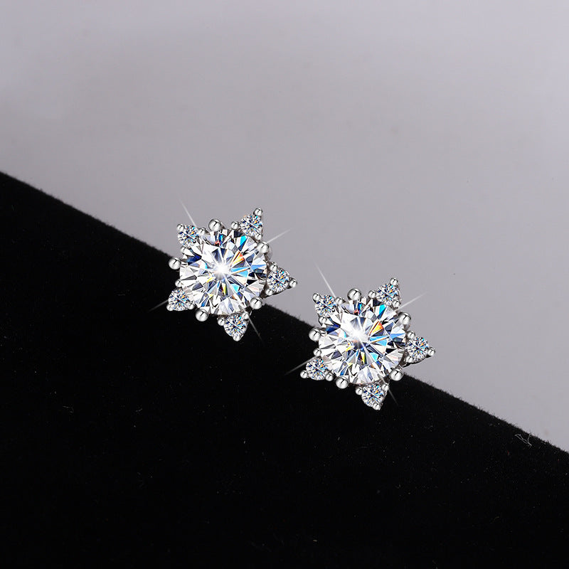 S925Sterling Silver Five-Pointed Star Moissanite Earrings High-End Fashion Versatile Sweet Moissanite Earrings for Women Cross-Border Source