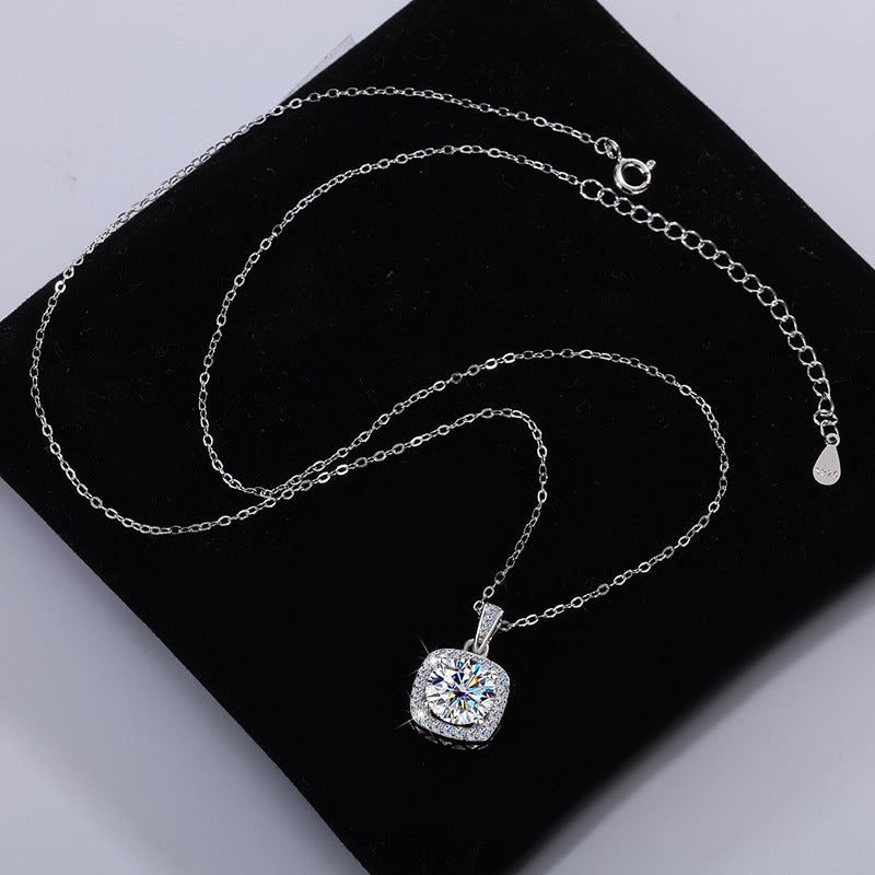 Cross-border hot selling S925Pure Silver Moissanite Square Pendant Necklace Light Luxury High-end Clavicle Chain Moissanite Pendant Wholesale