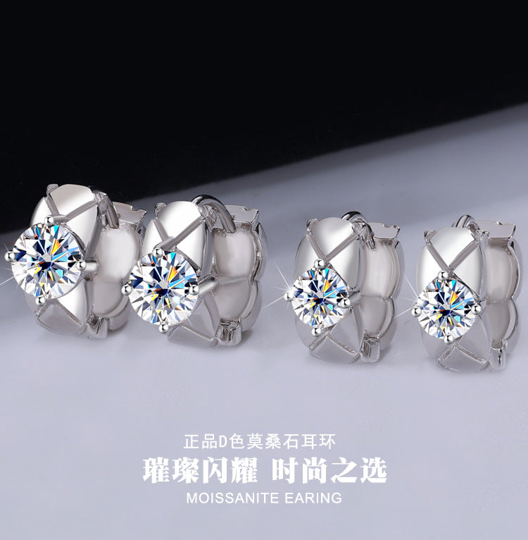 S925Sterling Silver Moissanite Diamond Pattern Small Chanel Style Earrings Fashion High-end Moissanite Diamond Jewelry Four-prong Stud Earrings Wholesale